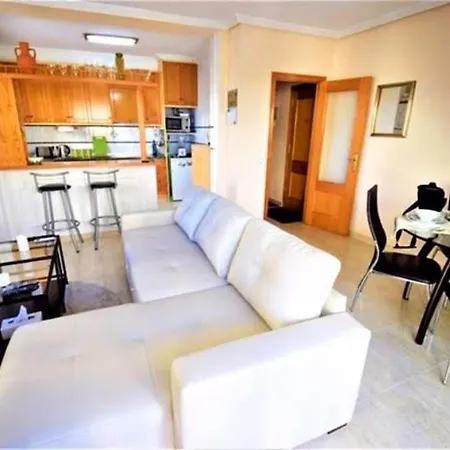 2bed Flat With Big Lounge&pool!5min Walk To Beach! *