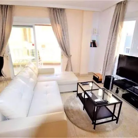 2bed Flat With Big Lounge&pool!5min Walk To Beach! *