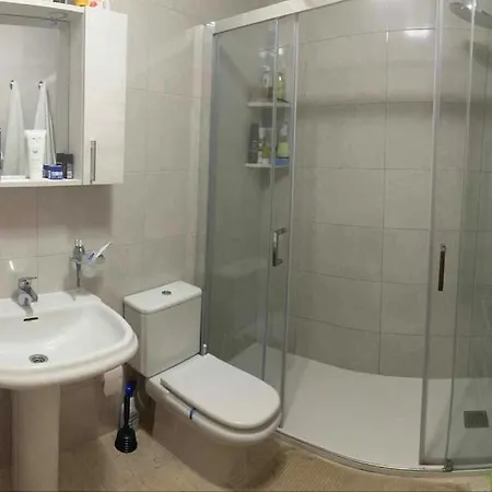 2bed Flat With Big Lounge&pool!5min Walk To Beach!
